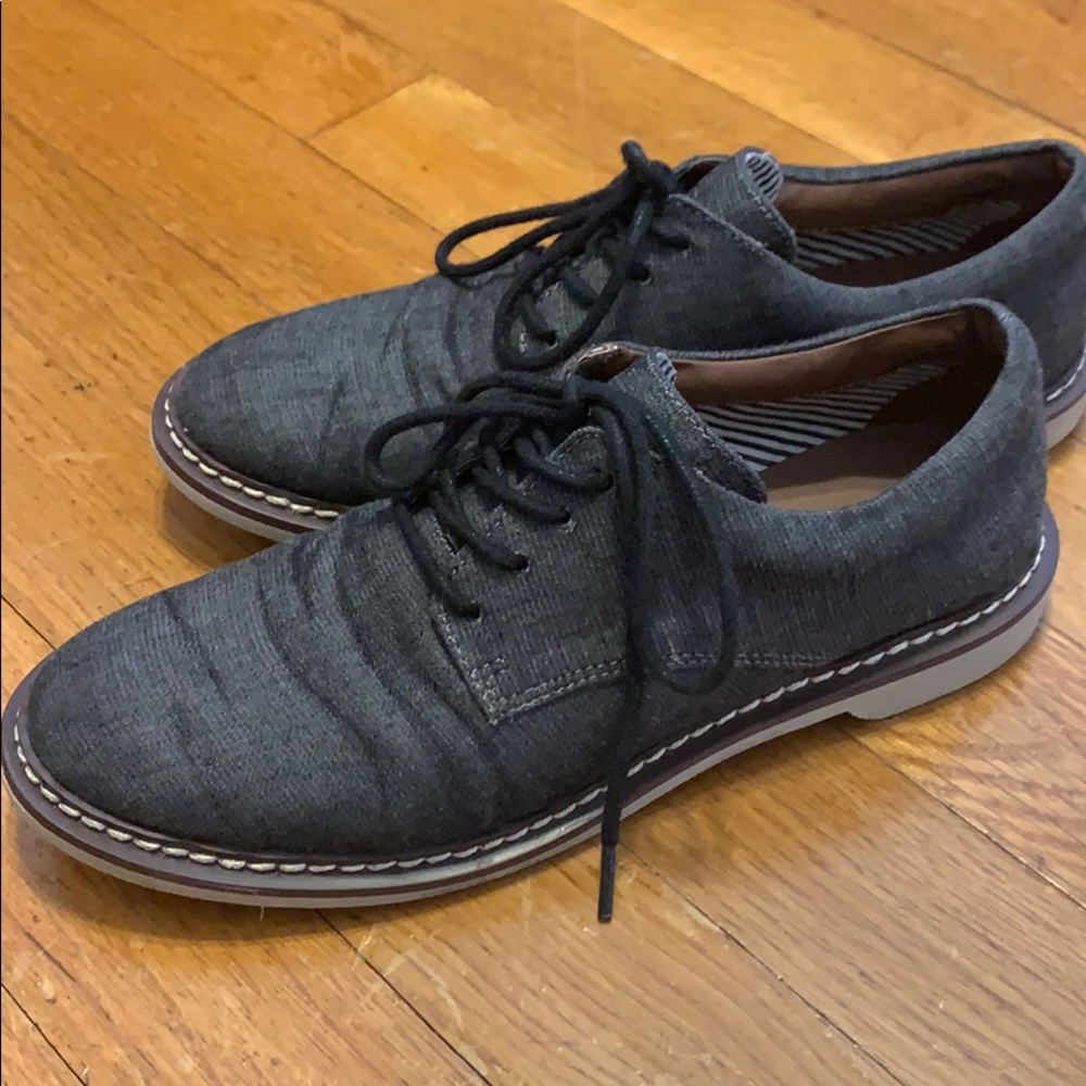 Boys shoes